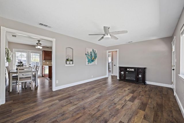 1805 W Griffith Way, Fresno, CA 93705