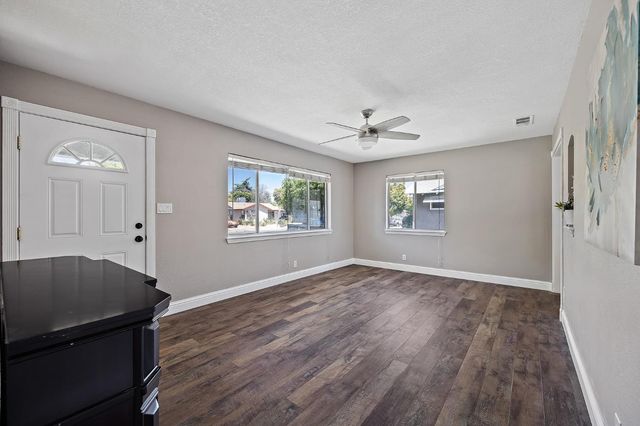1805 W Griffith Way, Fresno, CA 93705