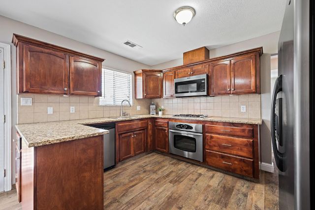 1805 W Griffith Way, Fresno, CA 93705