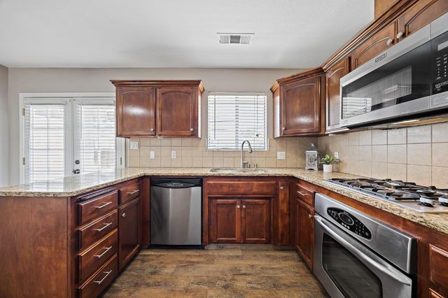 1805 W Griffith Way, Fresno, CA 93705