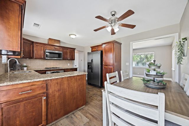 1805 W Griffith Way, Fresno, CA 93705