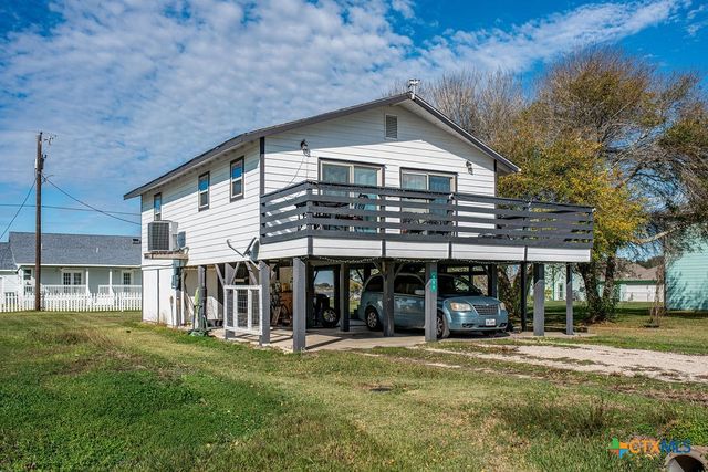 654 Calumet Drive, Palacios, TX 77465