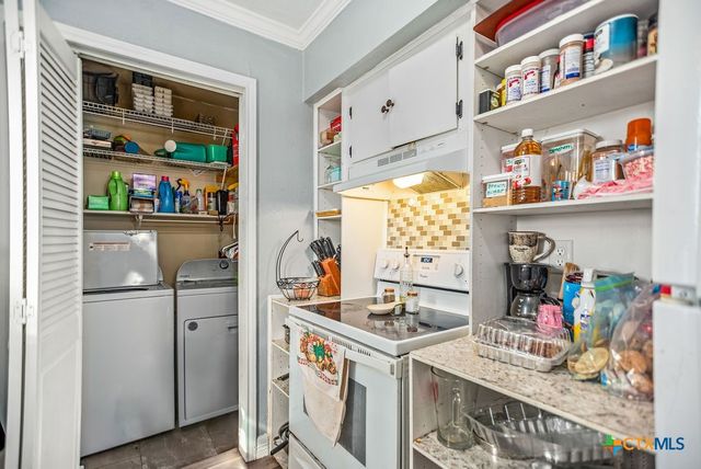 654 Calumet Drive, Palacios, TX 77465