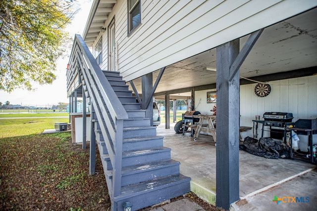 654 Calumet Drive, Palacios, TX 77465