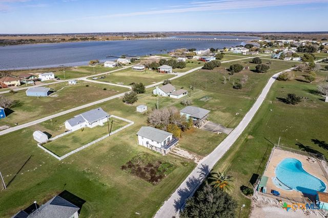 654 Calumet Drive, Palacios, TX 77465