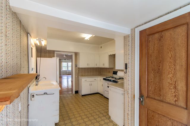 269 Shenstone Road, Riverside, IL 60546