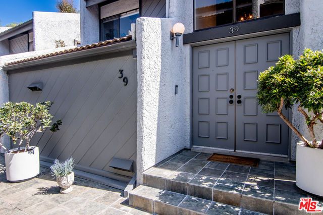 1925 S Beverly Glen Boulevard 39, Los Angeles, CA 90025