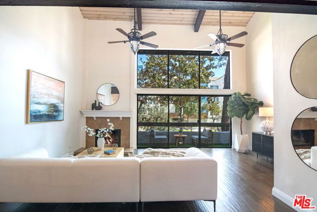 1925 S Beverly Glen Boulevard 39, Los Angeles, CA 90025