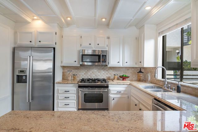 1925 S Beverly Glen Boulevard 39, Los Angeles, CA 90025