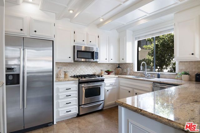 1925 S Beverly Glen Boulevard 39, Los Angeles, CA 90025