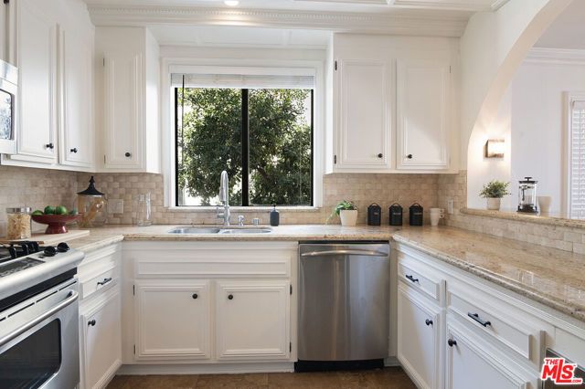 1925 S Beverly Glen Boulevard 39, Los Angeles, CA 90025