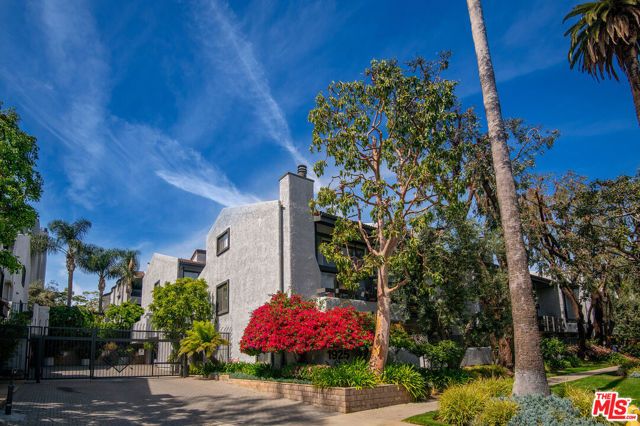 1925 S Beverly Glen Boulevard 39, Los Angeles, CA 90025