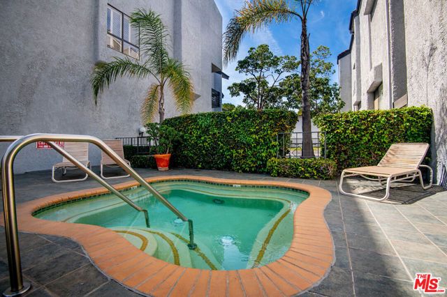 1925 S Beverly Glen Boulevard 39, Los Angeles, CA 90025