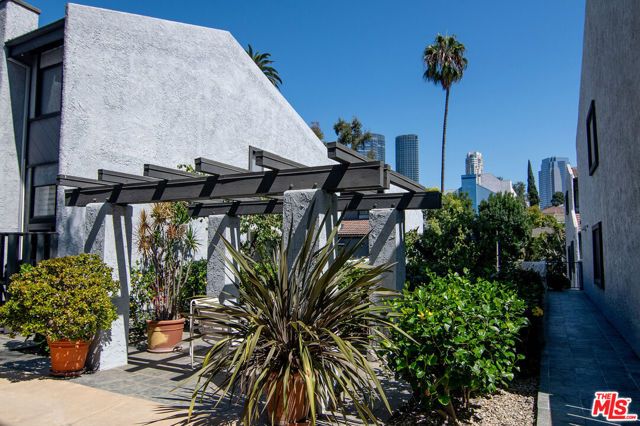 1925 S Beverly Glen Boulevard 39, Los Angeles, CA 90025