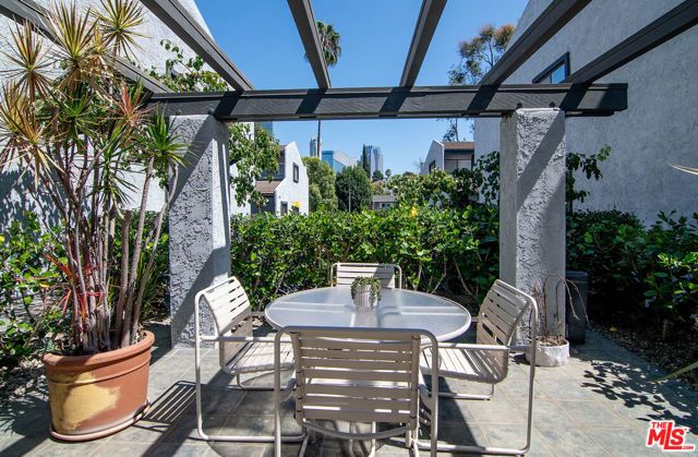 1925 S Beverly Glen Boulevard 39, Los Angeles, CA 90025