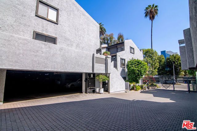 1925 S Beverly Glen Boulevard 39, Los Angeles, CA 90025