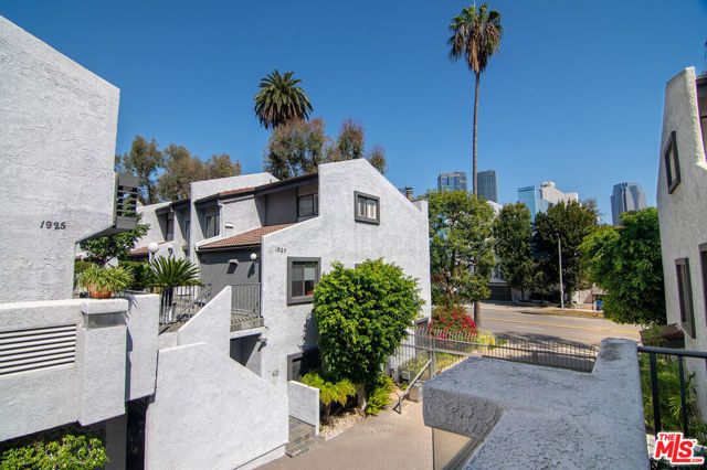 1925 S Beverly Glen Boulevard 39, Los Angeles, CA 90025