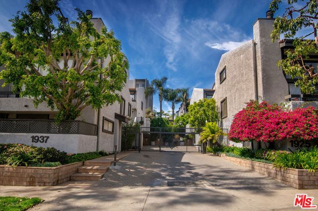 1925 S Beverly Glen Boulevard 39, Los Angeles, CA 90025