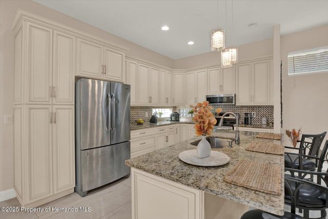 7190 Raymond Place, Spring Hill, FL 34607