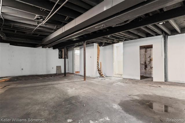 18642 Tracey Street, Detroit, MI 48235