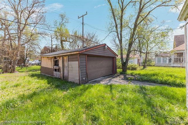 18642 Tracey Street, Detroit, MI 48235