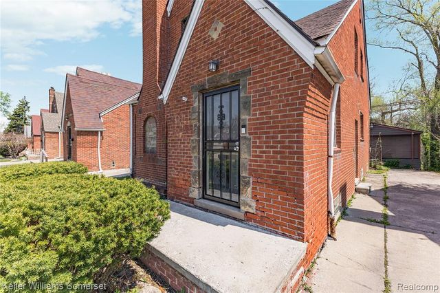 18642 Tracey Street, Detroit, MI 48235