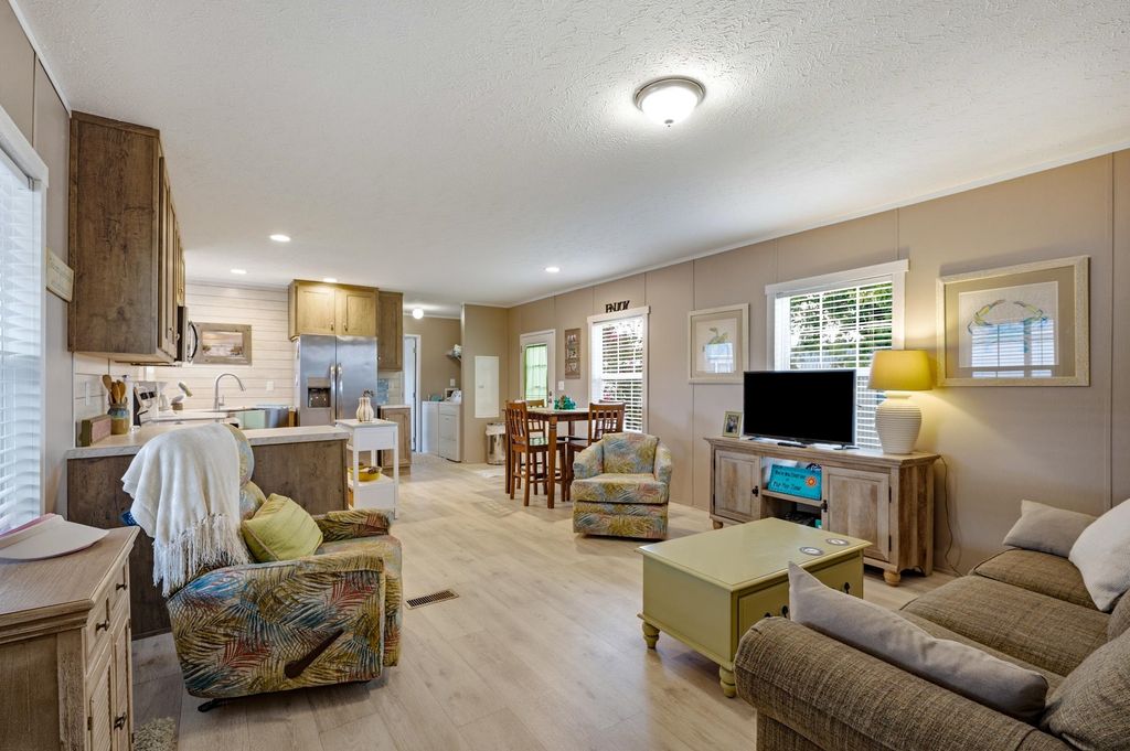 1521 Tanglewood Ave, North Myrtle Beach, SC 29582 — photo 2