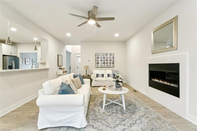 31 Holloway RD, Newport News, VA 23602