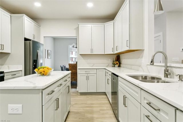 31 Holloway RD, Newport News, VA 23602