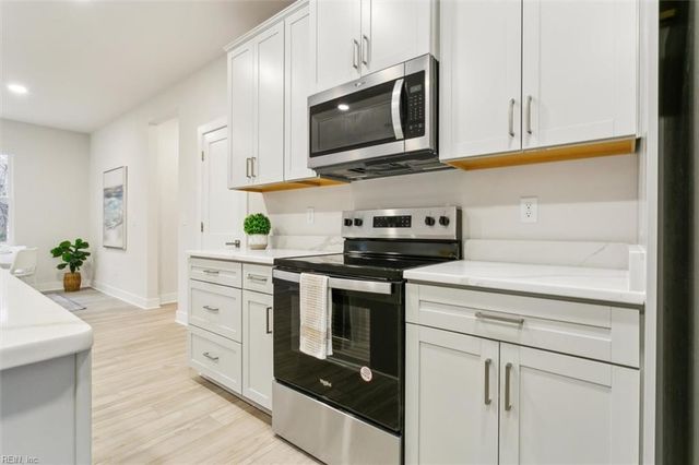31 Holloway RD, Newport News, VA 23602