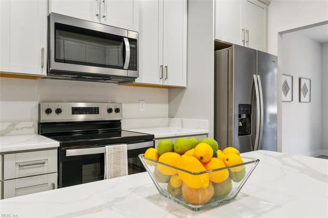 31 Holloway RD, Newport News, VA 23602