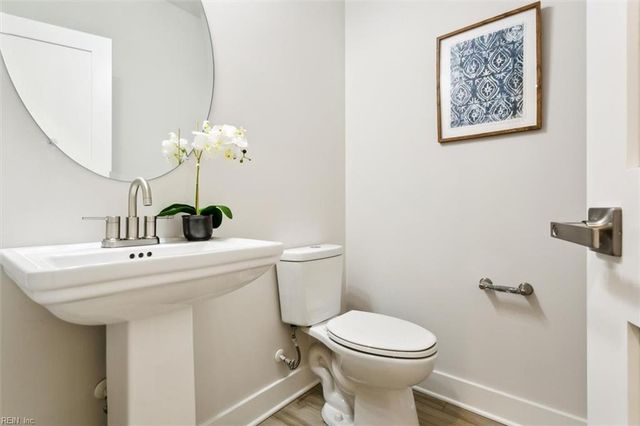 31 Holloway RD, Newport News, VA 23602