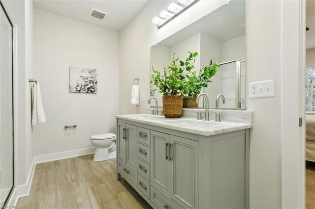 31 Holloway RD, Newport News, VA 23602