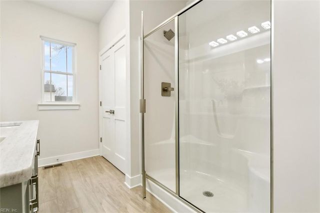 31 Holloway RD, Newport News, VA 23602