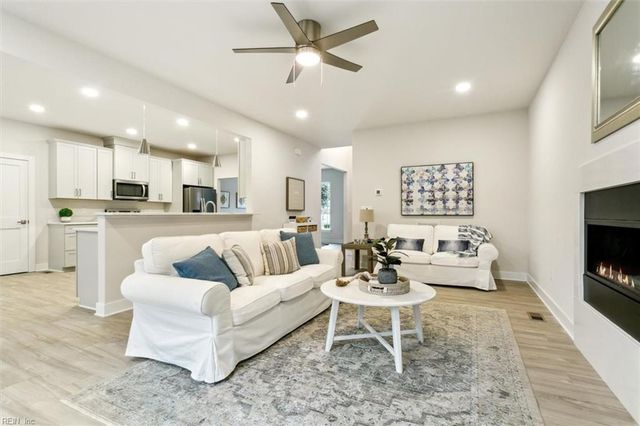 31 Holloway RD, Newport News, VA 23602