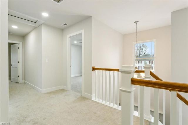 31 Holloway RD, Newport News, VA 23602