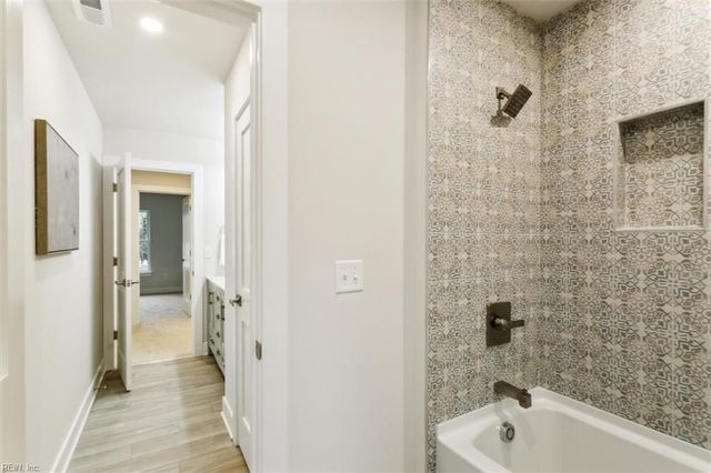 31 Holloway RD, Newport News, VA 23602
