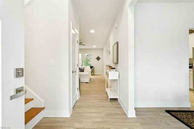 31 Holloway RD, Newport News, VA 23602