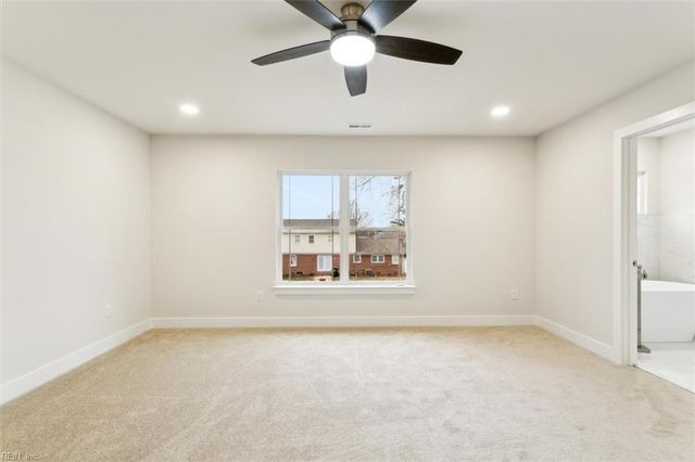 31 Holloway RD, Newport News, VA 23602