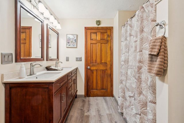 29 Wild Pasture Road, Kensington, NH 03833