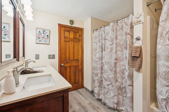 29 Wild Pasture Road, Kensington, NH 03833