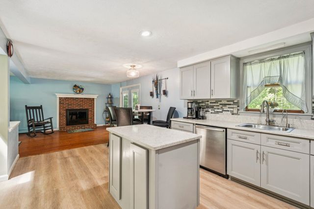 29 Wild Pasture Road, Kensington, NH 03833