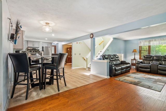 29 Wild Pasture Road, Kensington, NH 03833