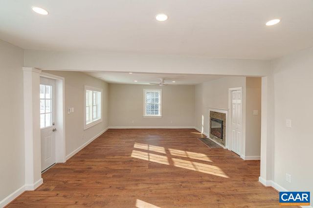 1433 HARDING AVE, Waynesboro, VA 22980