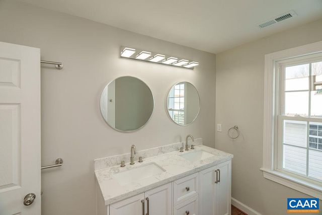 1433 HARDING AVE, Waynesboro, VA 22980