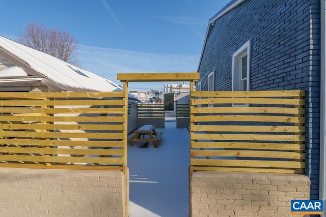 1433 HARDING AVE, Waynesboro, VA 22980