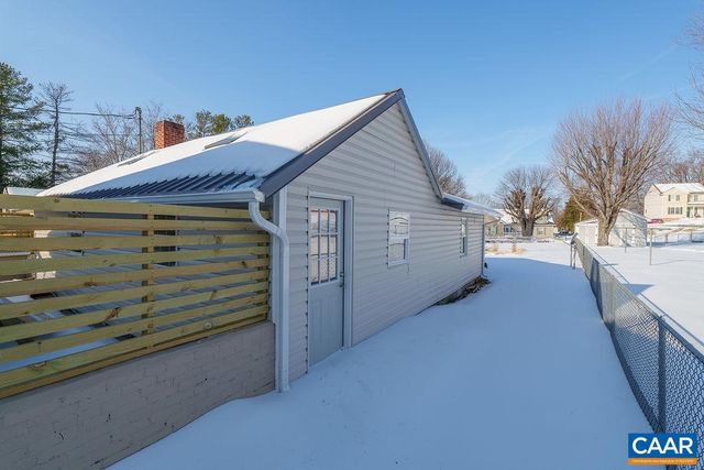 1433 HARDING AVE, Waynesboro, VA 22980