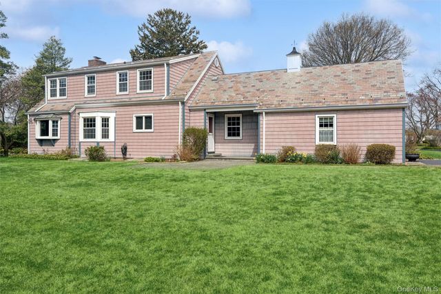 89 Country Club Drive, Port Washington, NY 11050