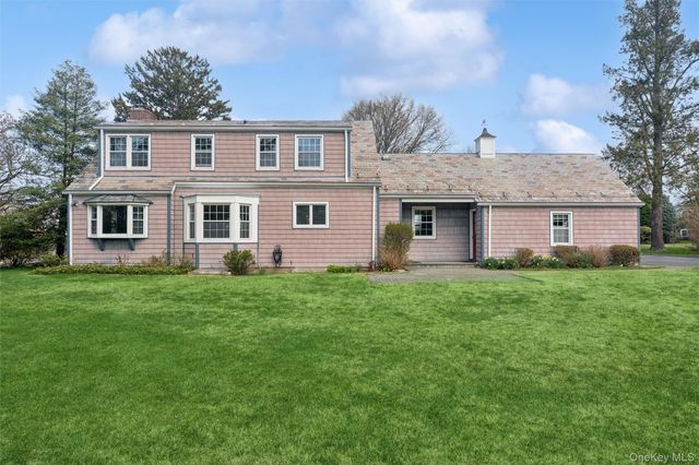 89 Country Club Drive, Port Washington, NY 11050
