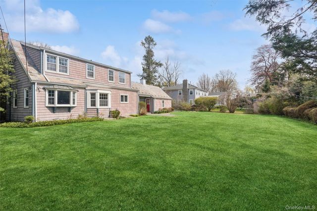 89 Country Club Drive, Port Washington, NY 11050